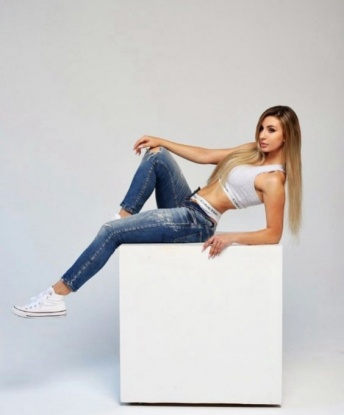 Зина, 23 года, 2 размер груди